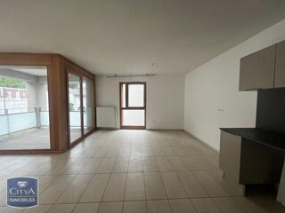  Appartement à louer 4 pièces 83 m²
