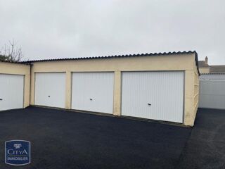  Parking / Garage à louer 