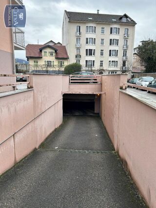  Parking / Garage � louer 