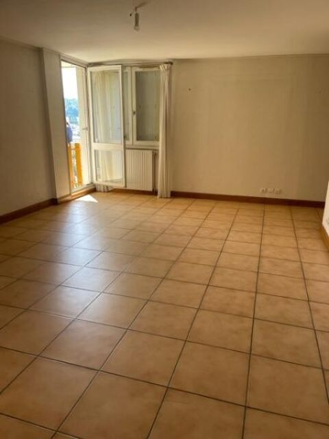  Appartement  louer 4 pices 82 m