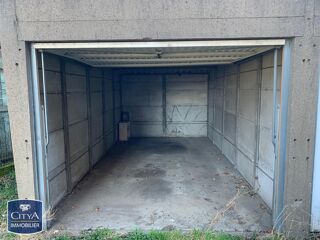  Parking / Garage à louer 