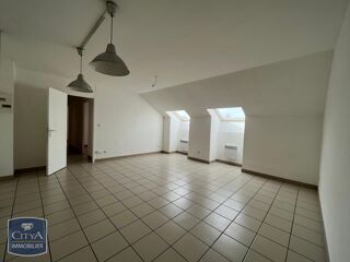  Appartement à louer 4 pièces 77 m²