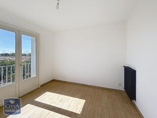  Appartement à louer 5 pièces 90 m²