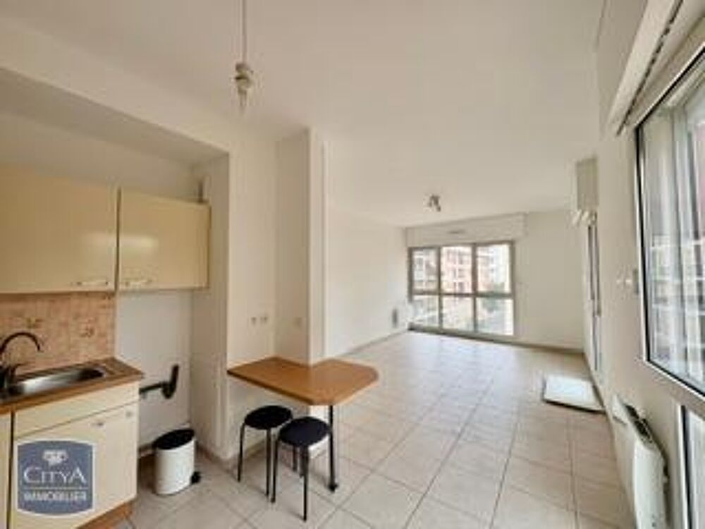 À LOUER : Appartement T2 en cours d'ameublement à Aix-en....