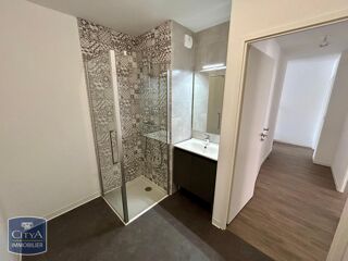  Appartement à louer 4 pièces 80 m²