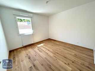  Appartement à louer 4 pièces 91 m²