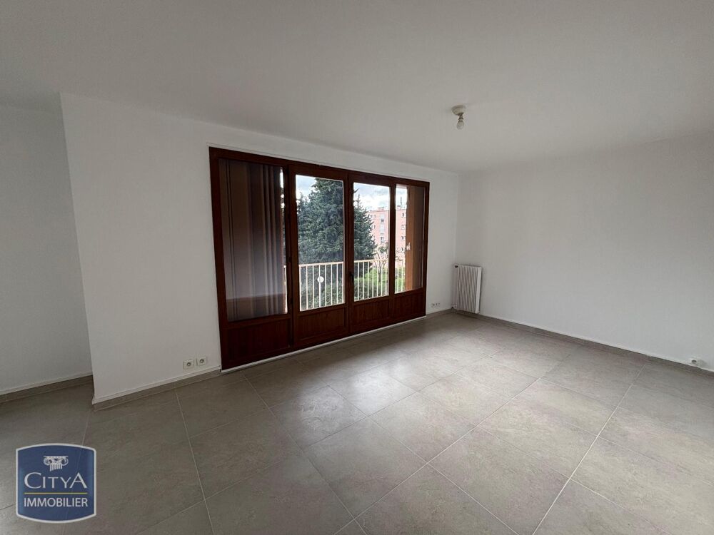 À LOUER : Découvrez cet appartement T4 spacieux et lumin....