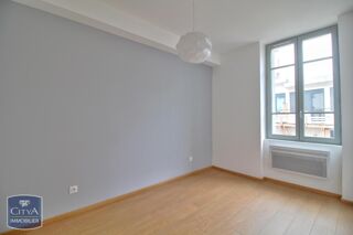  Appartement à louer 2 pièces 33 m²