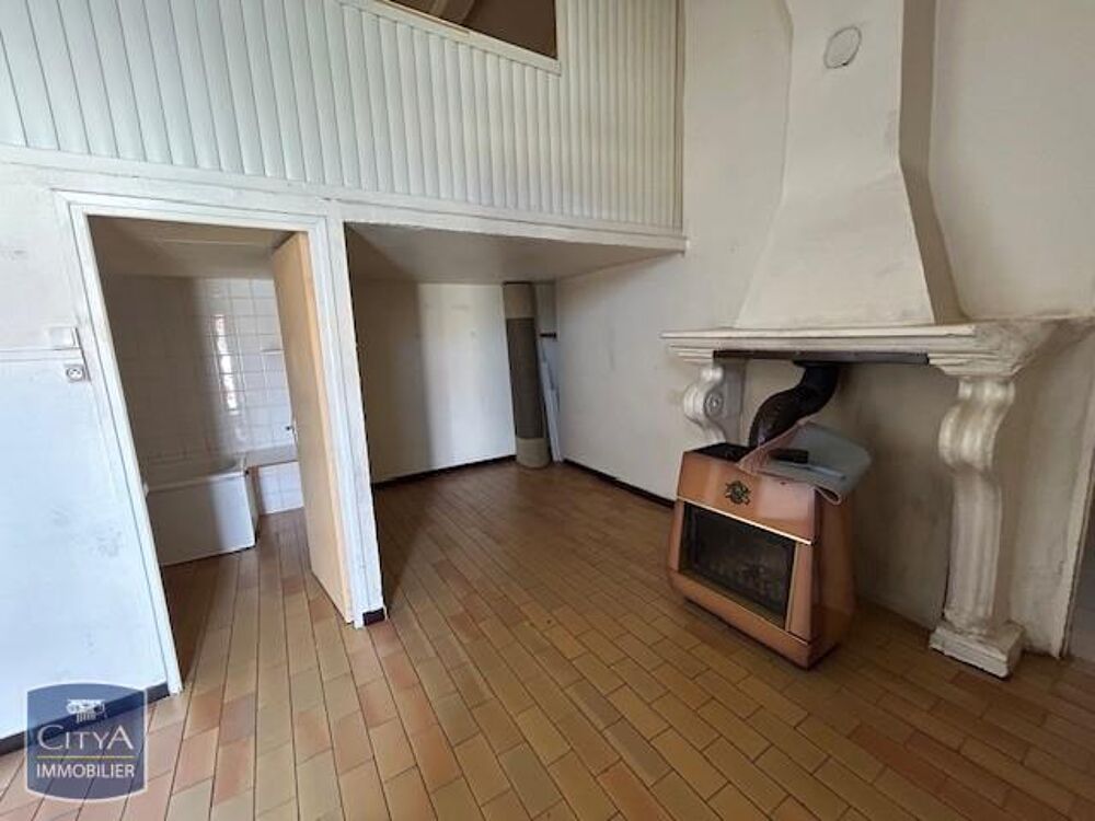 À LOUER : Appartement T2 d'environ 66 m² situé à Charvie....