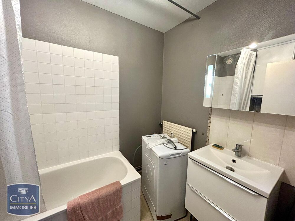 À LOUER : Appartement T1 meublée, situé à Bourg-en-Bress....