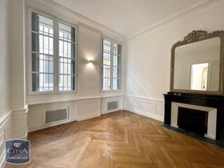  Appartement à louer 2 pièces 55 m²