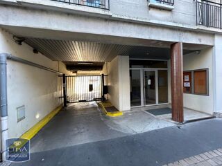  Parking / Garage à louer 