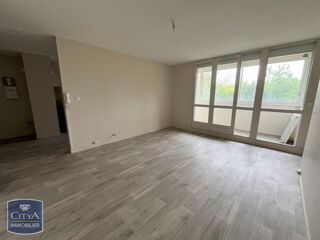  Appartement à louer 4 pièces 81 m²