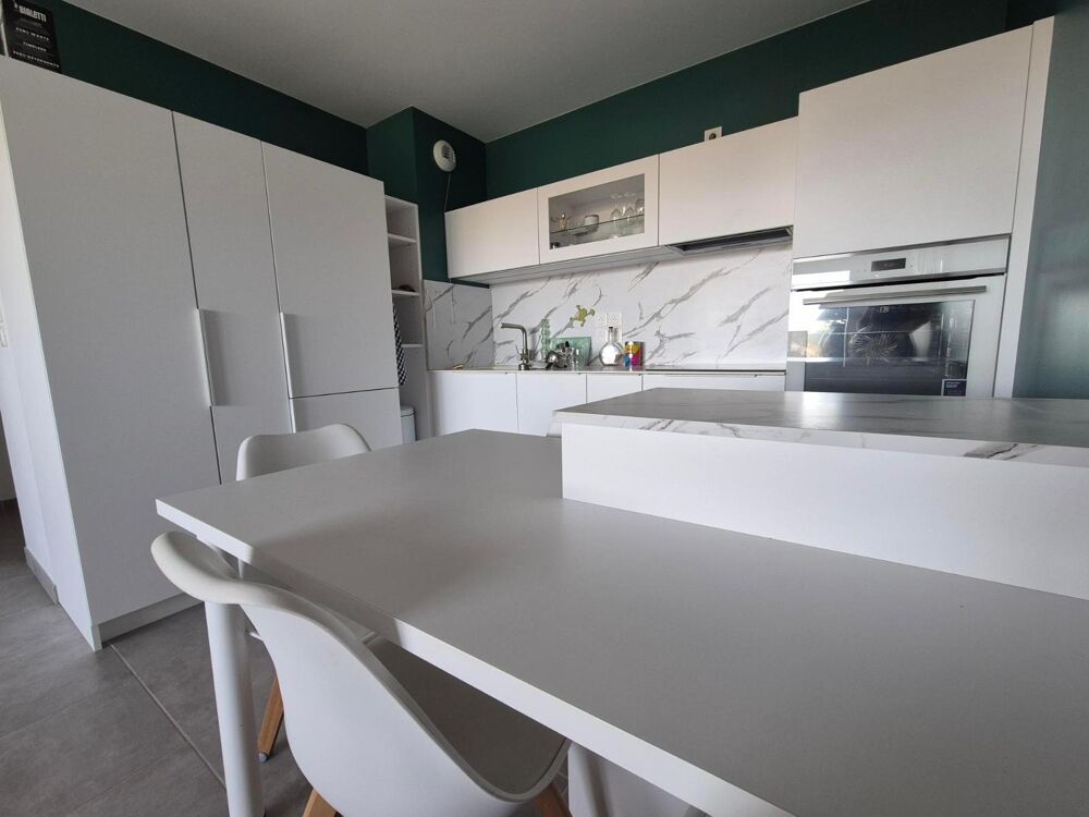 Très bel appartement meublé situé dans une résidence réc....