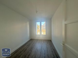  Appartement à louer 5 pièces 105 m²