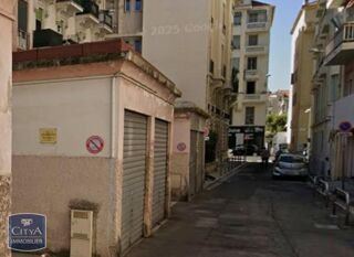  Parking / Garage � louer 