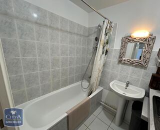 Appartement à louer 3 pièces 48 m²