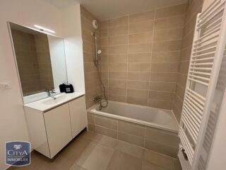  Appartement à louer 3 pièces 63 m²