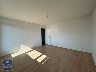  Appartement à louer 4 pièces 75 m²