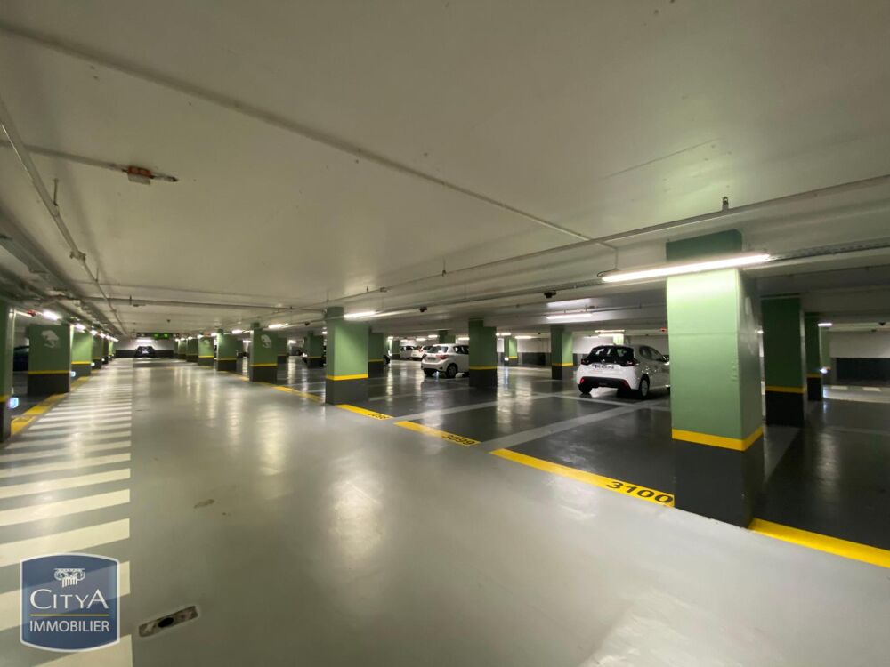 location Parking / Garage - 10 m² Fontainebleau (77300)