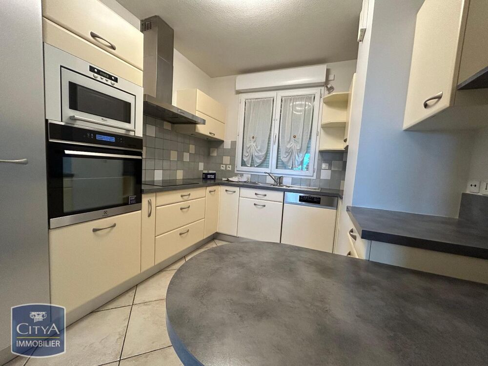 À LOUER : Découvrez ce charmant appartement récent de ty....