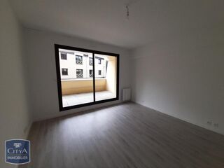  Appartement à louer 4 pièces 97 m²