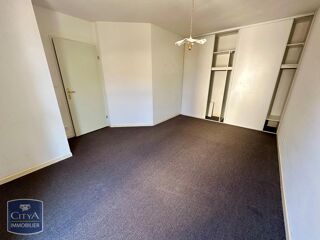  Appartement à louer 3 pièces 83 m²