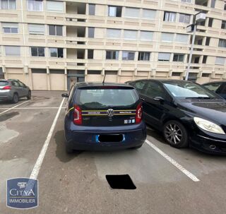 Parking / Garage à louer 