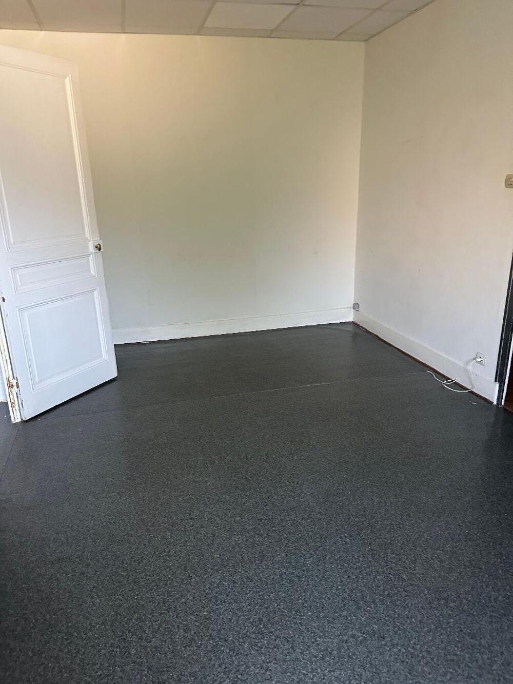 15, Rue Robespierre-UNIEUX- Appartement F3 au 1er étage ....