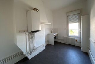  Appartement à louer 3 pièces 77 m²
