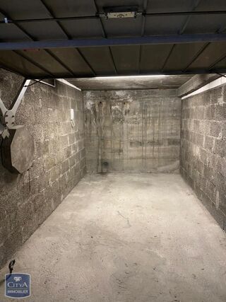  Parking / Garage � louer 