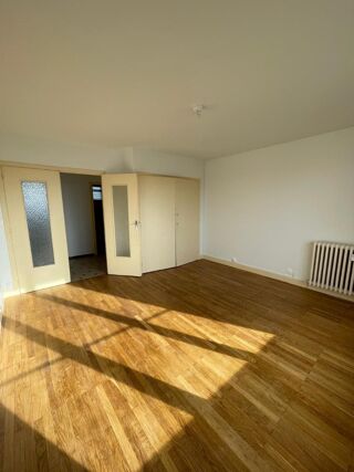 location Appartement - 3 pièce(s) - 62 m² Meyzieu (69330)