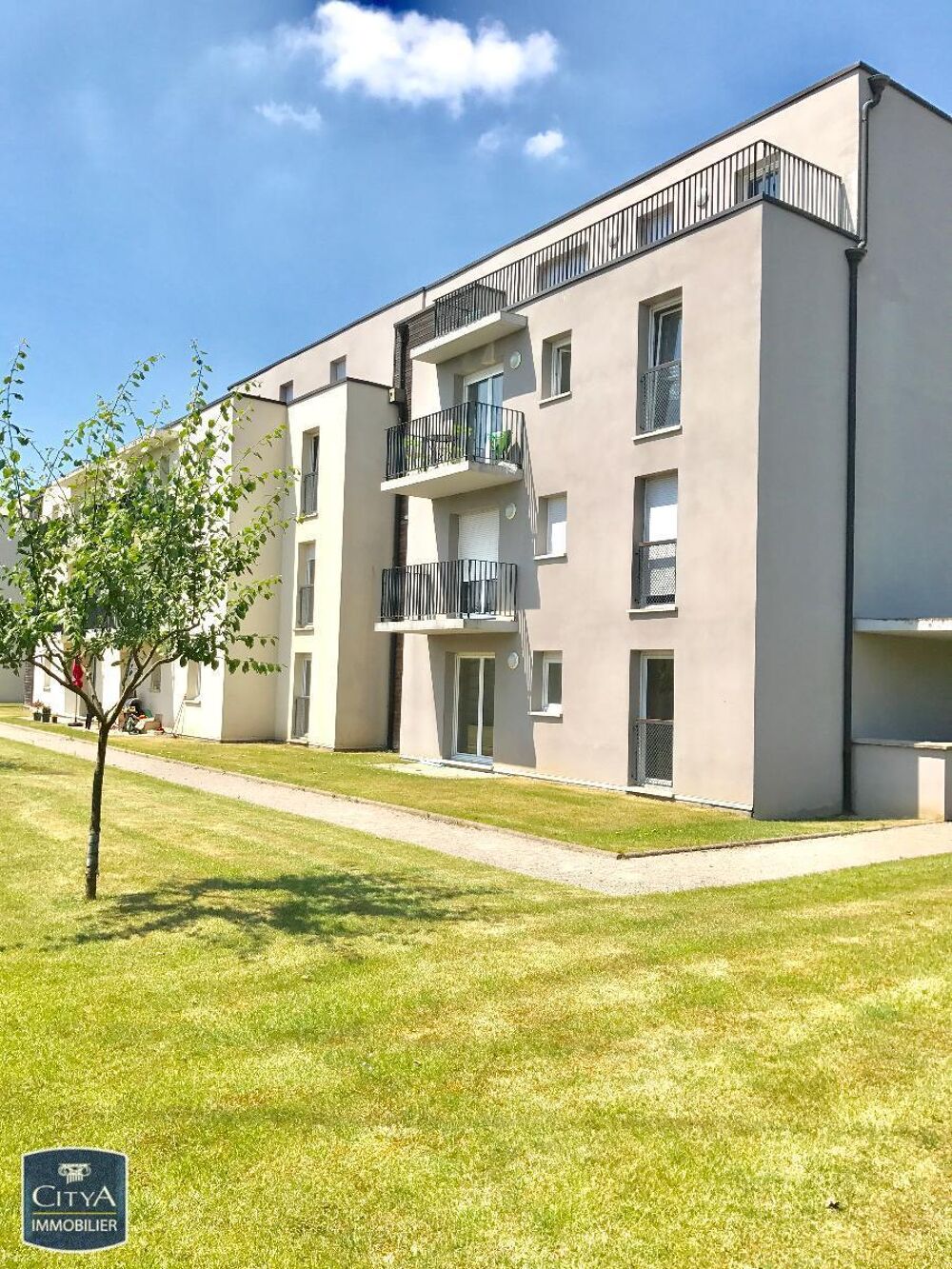 À LOUER : Appartement rénové T3 situé à Lille, dans le q....