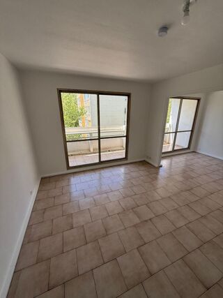  Appartement à louer 3 pièces 65 m²