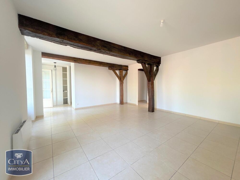 COUTRAS - T3 AU RDC AVEC DOUCHE + GARAGE + CAVE Dans une....
