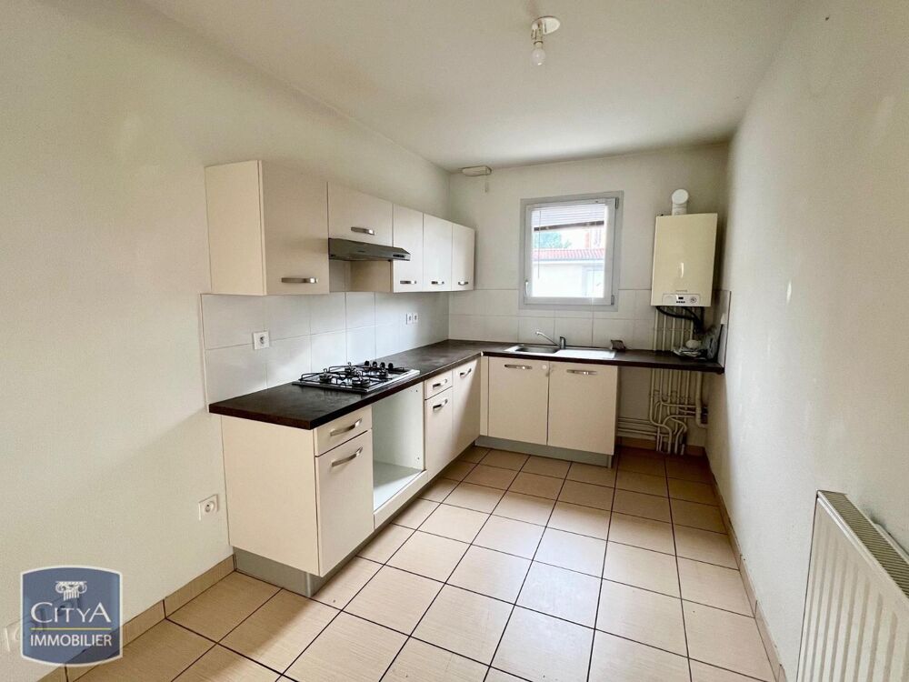 À LOUER : Maison avec terrasse et jardinet, type T4 situ....