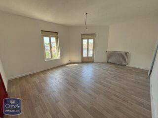  Appartement à louer 5 pièces 181 m²