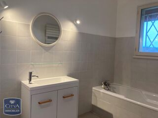  Appartement à louer 5 pièces 131 m²