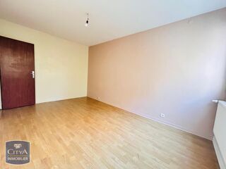  Appartement à louer 4 pièces 81 m²