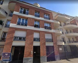  Parking / Garage à louer 