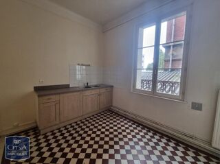  Appartement à louer 4 pièces 99 m²