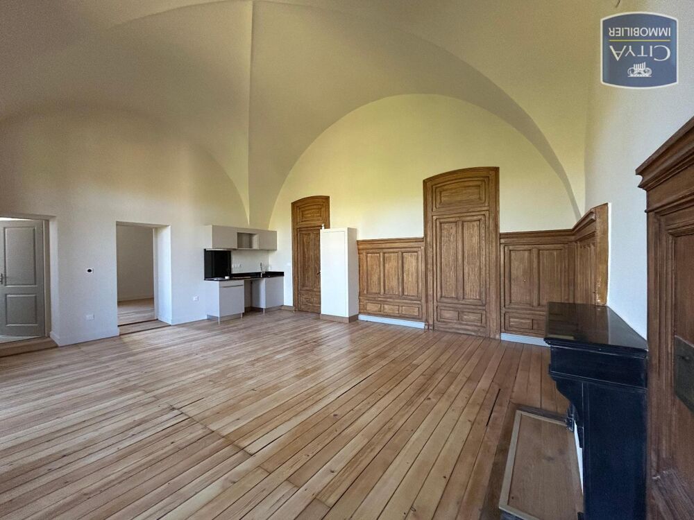 "Rénovation Monuments Historiques" À LOUER : Appartement....