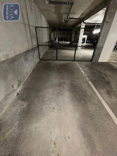  Parking / Garage  louer 