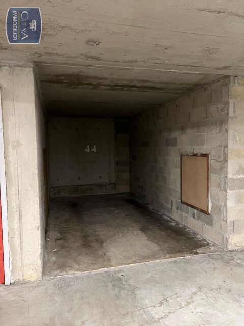  Parking / Garage  louer 
