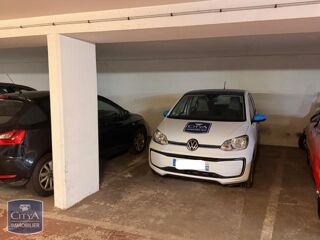  Parking / Garage � louer 