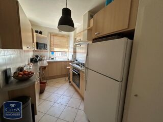  Appartement à louer 3 pièces 84 m²