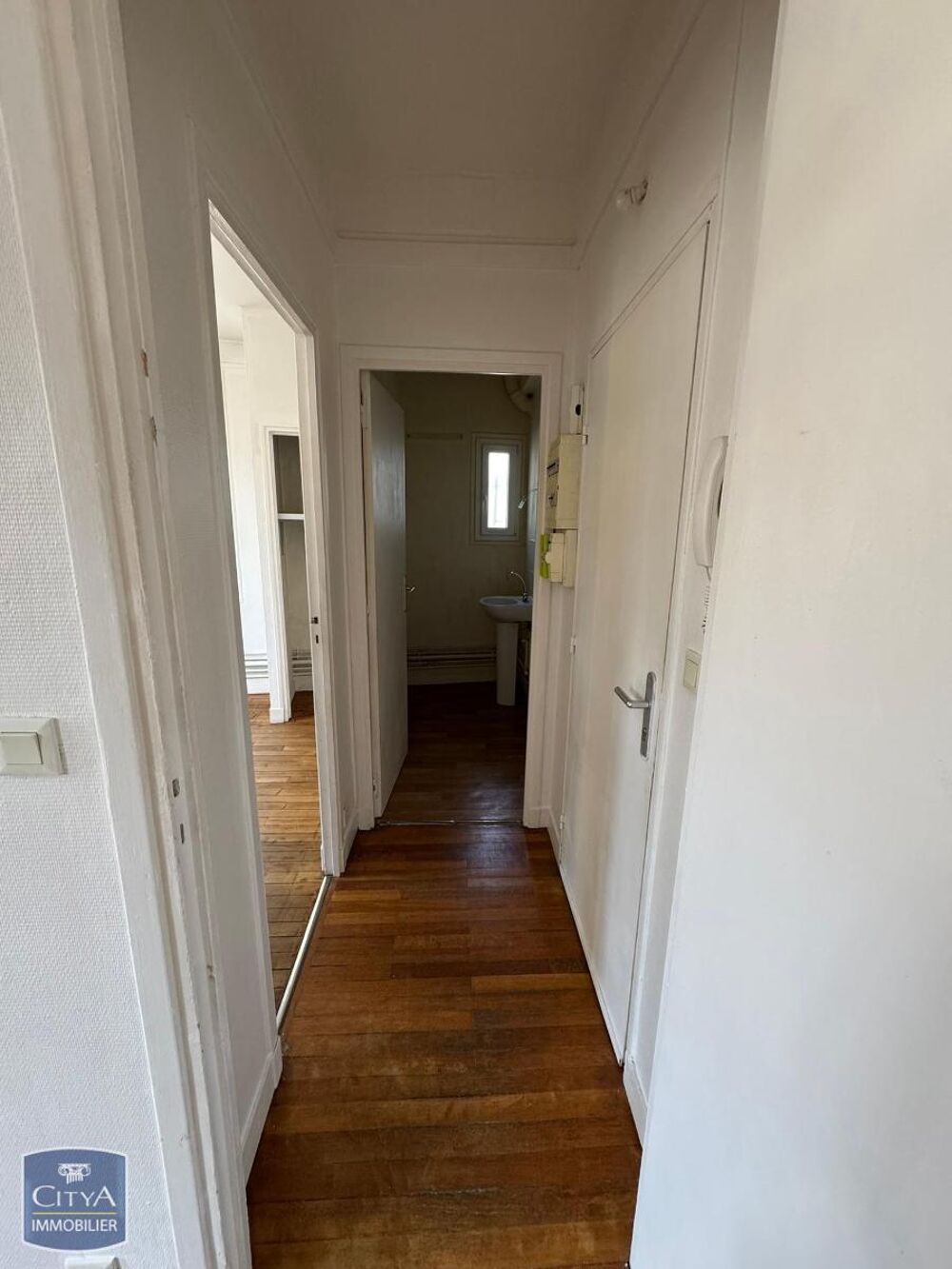 À LOUER : Appartement T2 à Les Andelys, 27700. Découvrez....