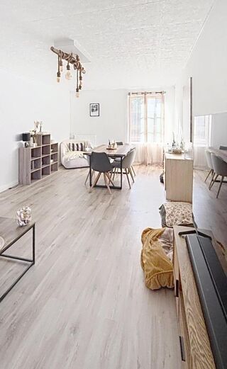  Appartement à louer 5 pièces 99 m²