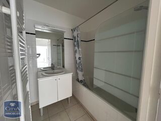  Appartement à louer 3 pièces 72 m²