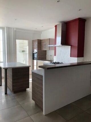  Appartement à louer 5 pièces 134 m²